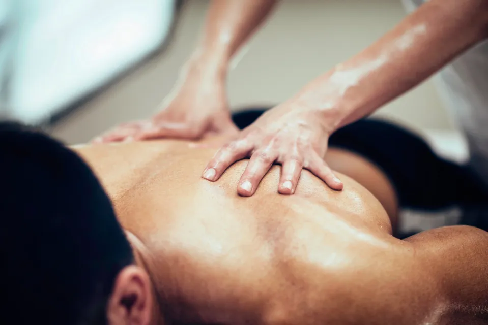 Massage thérapeutique ou sportif ayurvédique